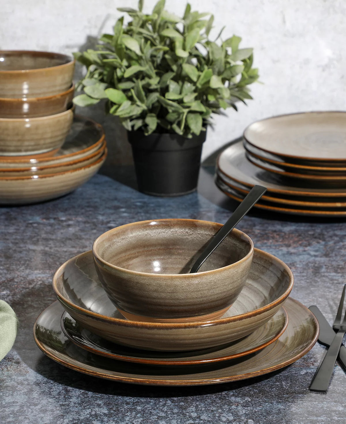 Aparelho de Jantar em Porcelana Contemporâneo Kiyomi - 16 Peças