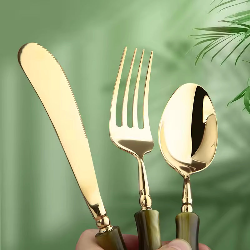 Jogo de Talheres em Inox Dourado com Bambu Verde - 18 Peças